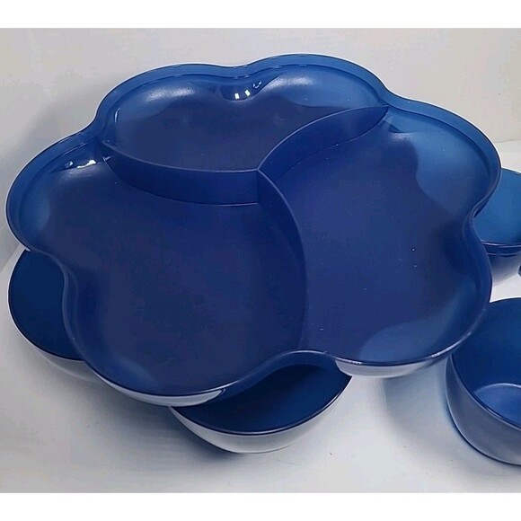 Complete 6 Pc  Tupperware CHIP N Dip Set w/2  Dip BOWLS &LIDS 6 Quart  Blue - Picture 3 of 10